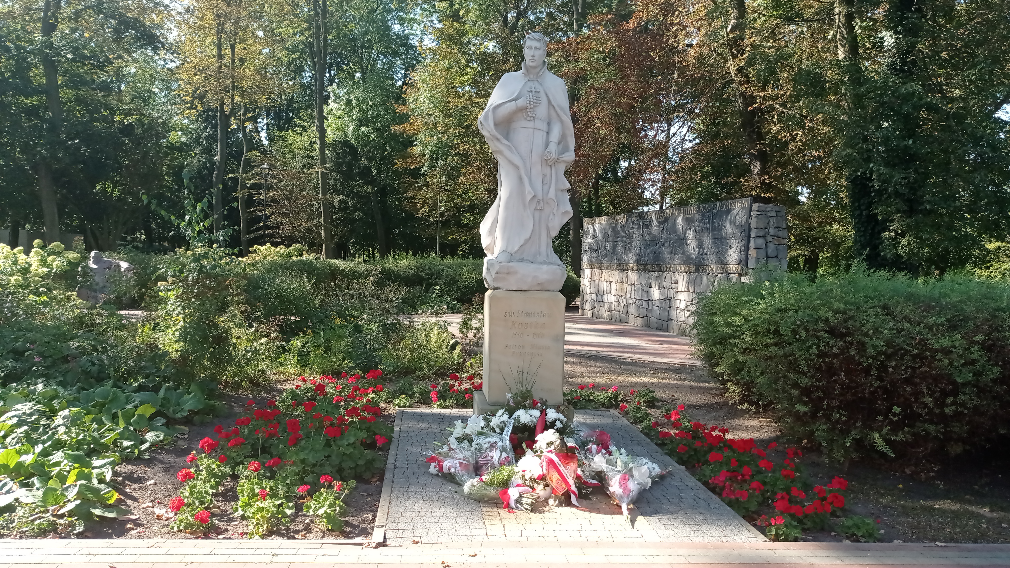 Pomnik św. Stanisława Kostki w Parku Miejskim w Przasnyszu